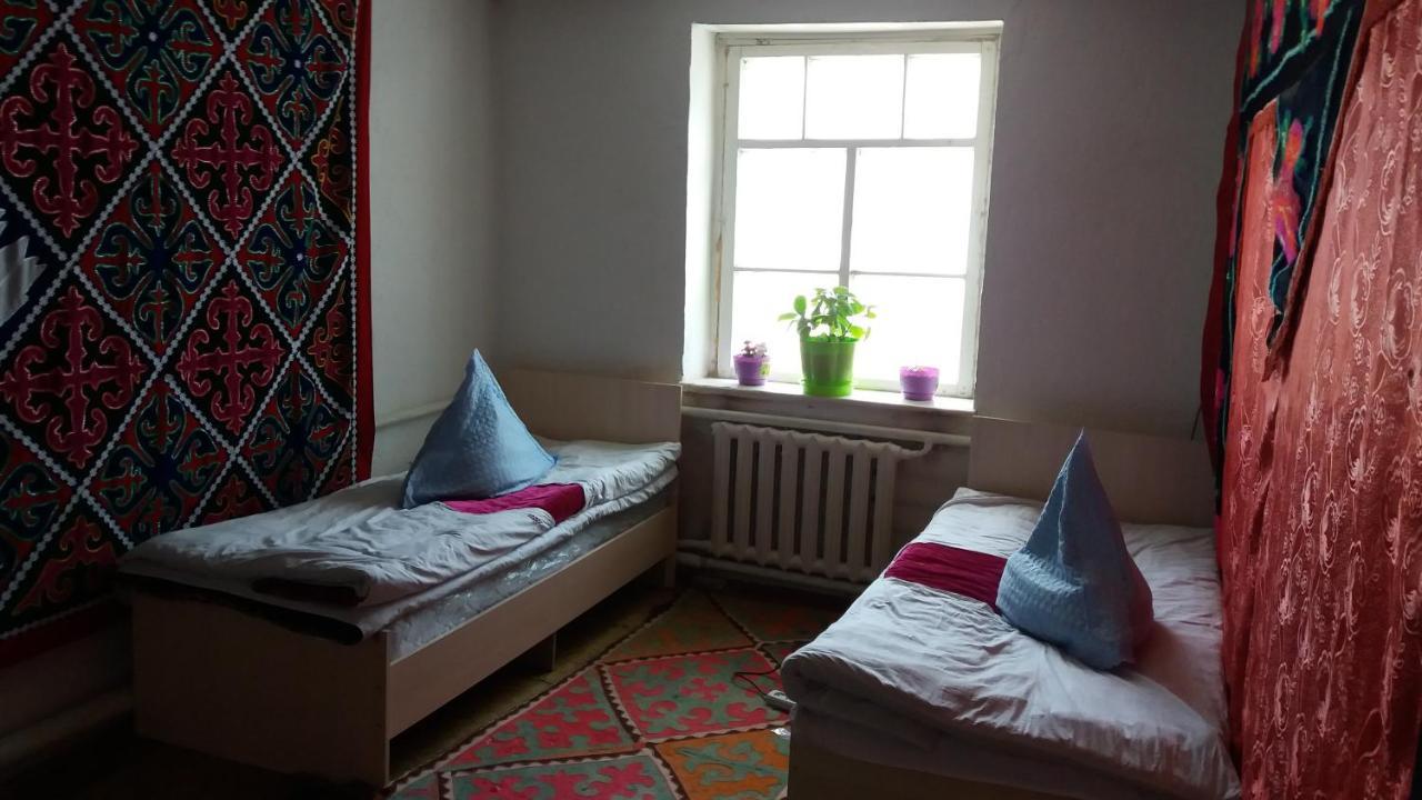 Happy Hostel In Кочкорка Экстерьер фото