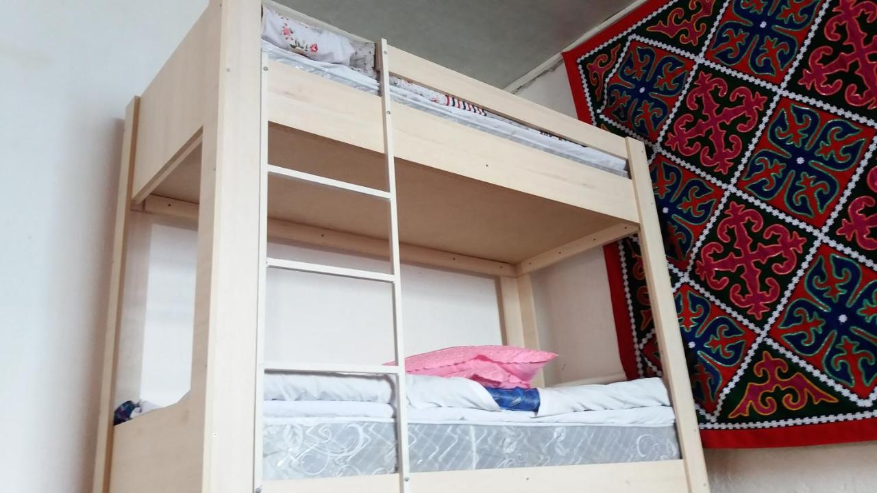 Happy Hostel In Кочкорка Экстерьер фото