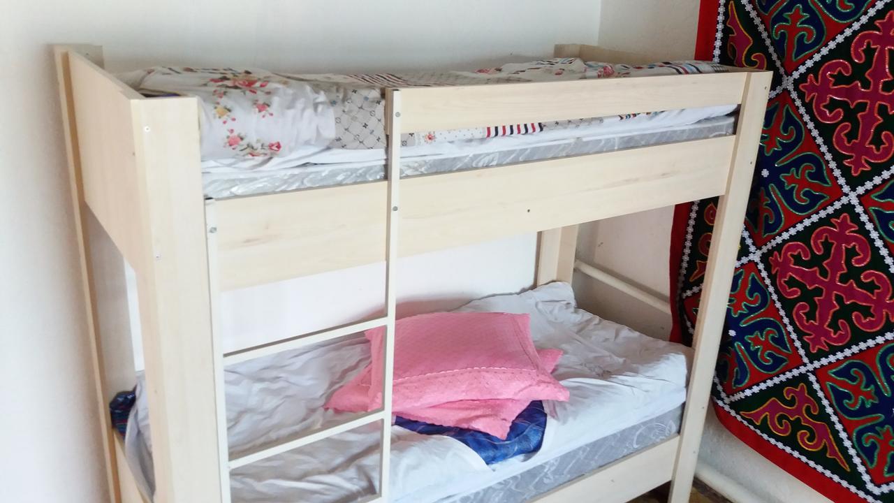 Happy Hostel In Кочкорка Экстерьер фото