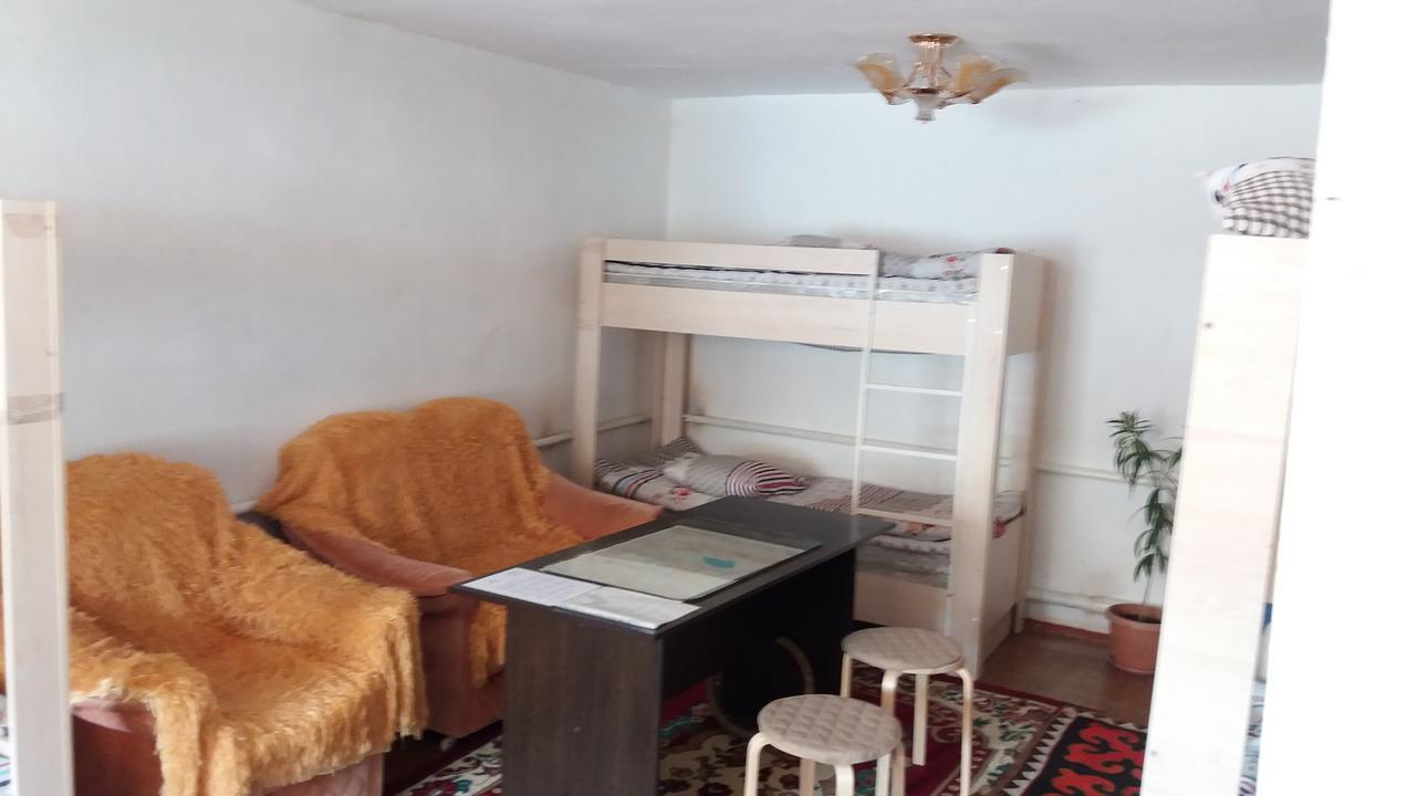 Happy Hostel In Кочкорка Экстерьер фото