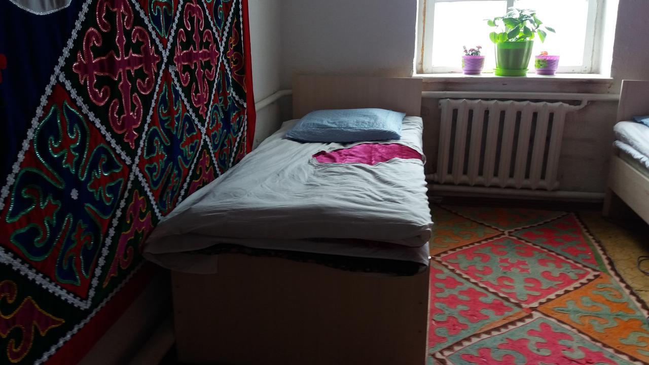 Happy Hostel In Кочкорка Экстерьер фото