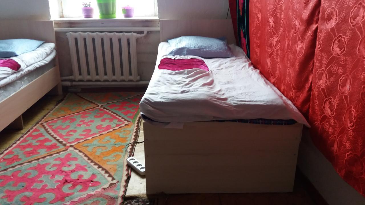 Happy Hostel In Кочкорка Экстерьер фото