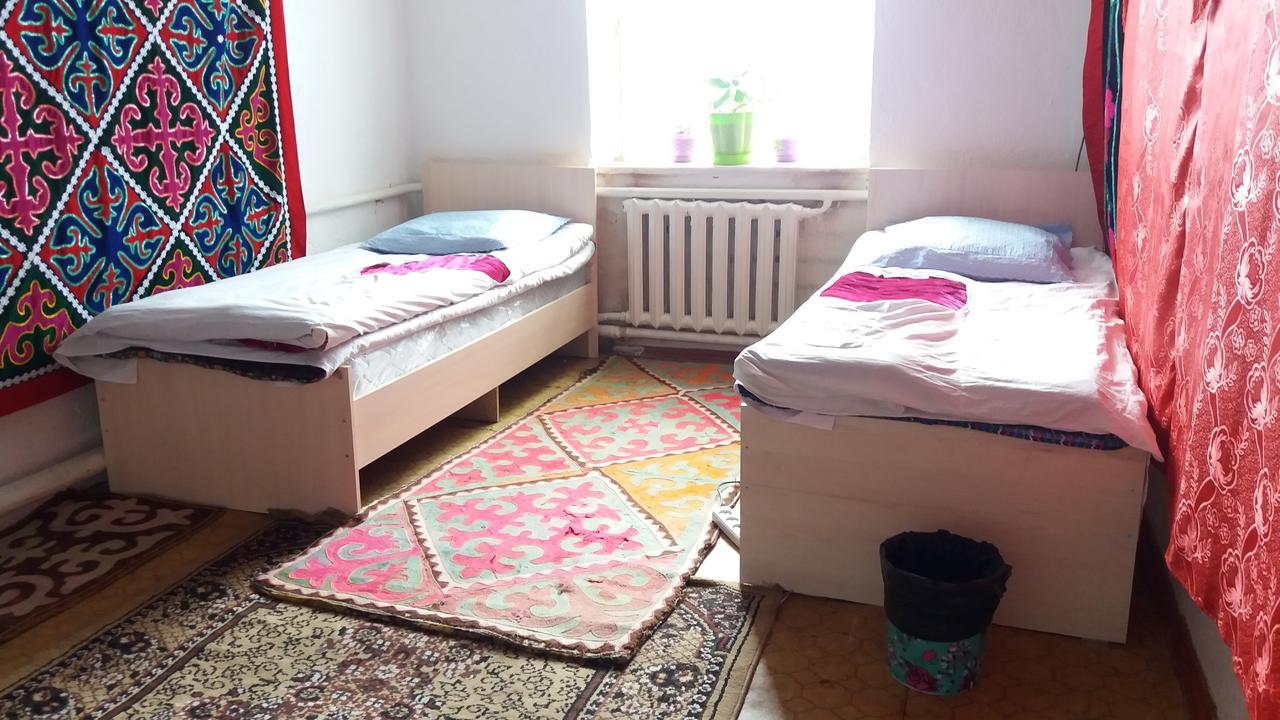 Happy Hostel In Кочкорка Экстерьер фото