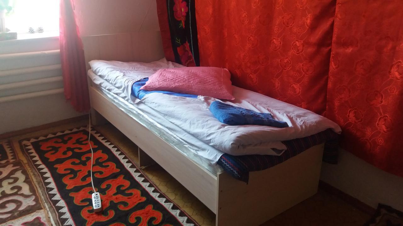 Happy Hostel In Кочкорка Экстерьер фото
