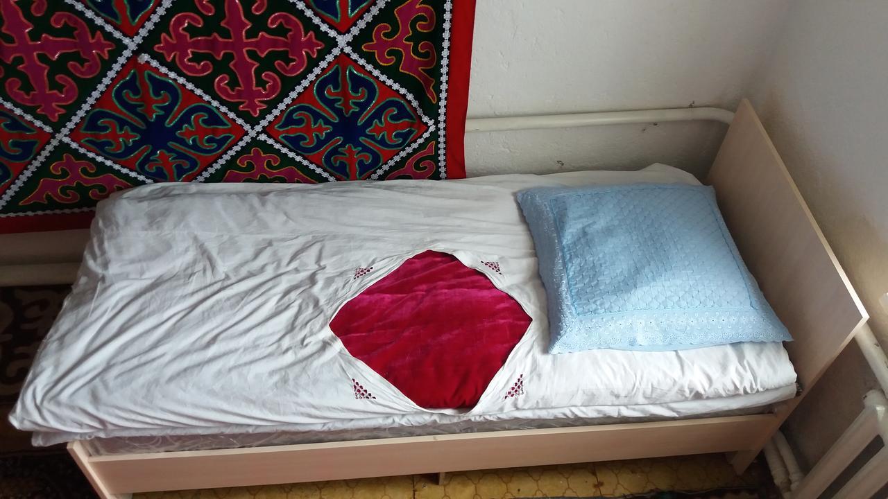 Happy Hostel In Кочкорка Экстерьер фото