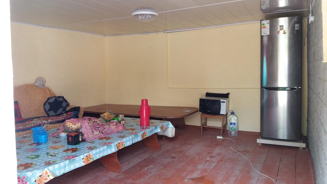 Happy Hostel In Кочкорка Экстерьер фото