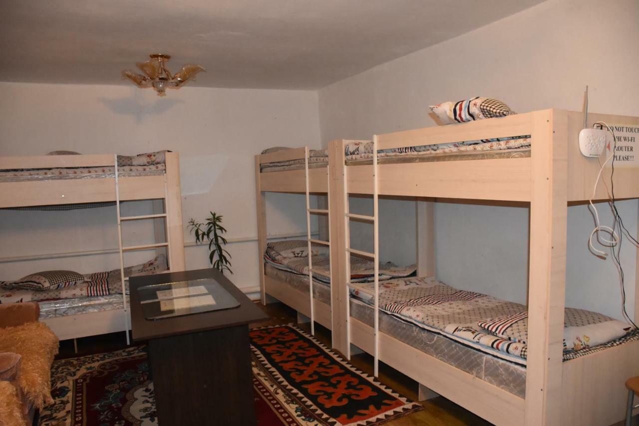 Happy Hostel In Кочкорка Экстерьер фото