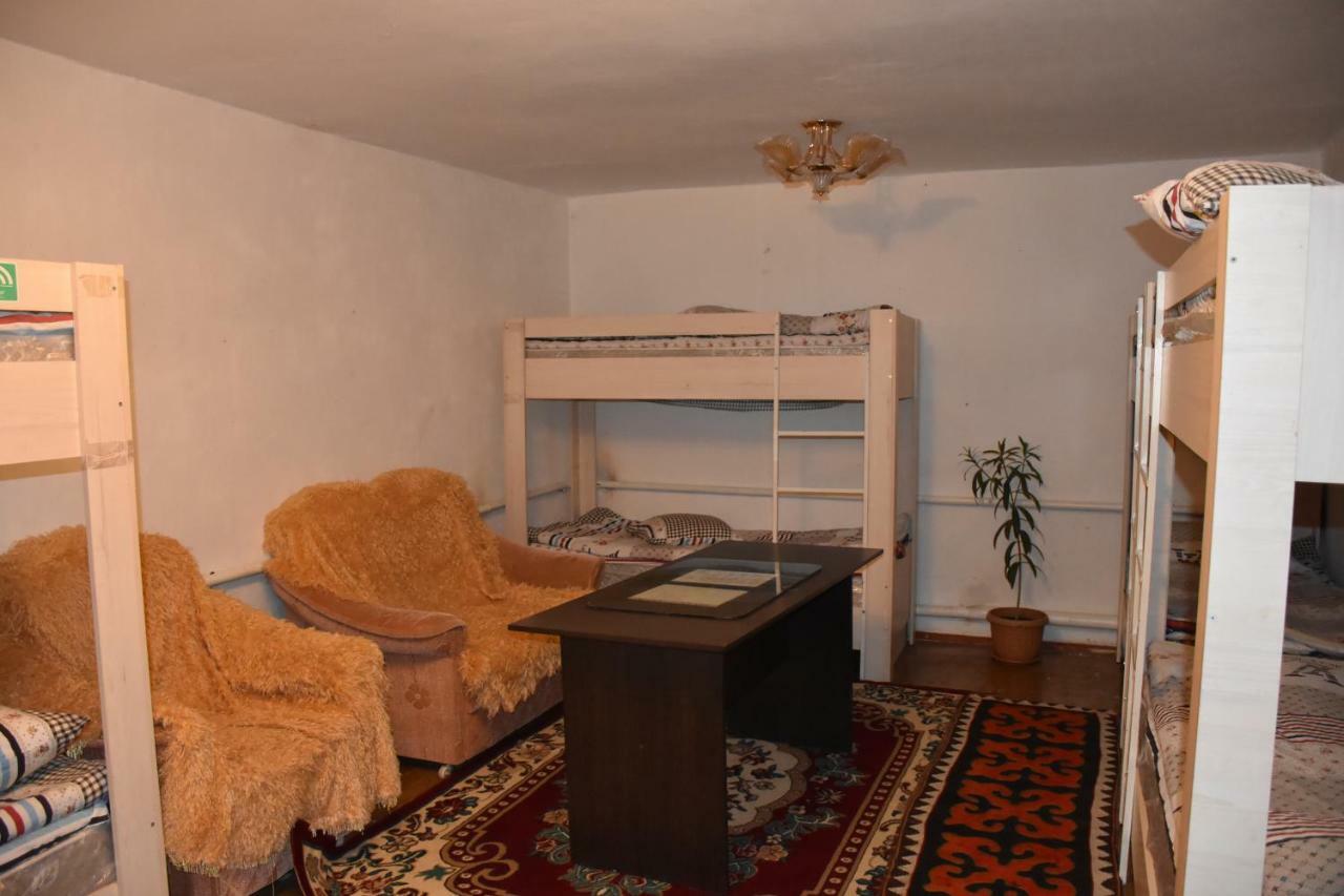 Happy Hostel In Кочкорка Экстерьер фото